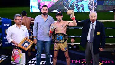 El gaditano Carlos Coello se corona en Cádiz y logra su quinto cinturón de campeón del mundo de Muay Thai