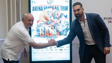 Cádiz se convierte hasta el domingo en la capital del balonmano playa con 260 equipos en competición