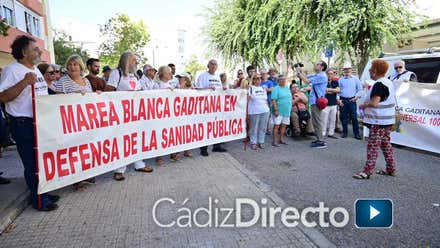 Mareas Blancas protesta en Cádiz por el cierre de las Urgencias en verano