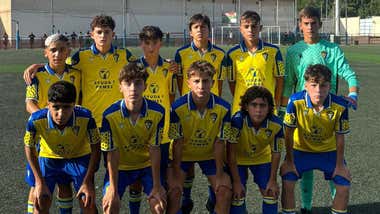 Gran gesto de deportividad del Cádiz CF infantil A tras marcar un gol con un rival lesionado