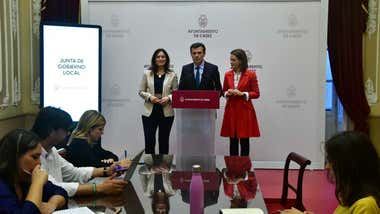 El Ayuntamiento de Cádiz renovará los salvaescaleras de cuatro edificios en Guillén Moreno