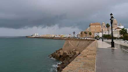 La Aemet pone en alerta amarilla por lluvias y tormentas a 18 localidades de Cádiz este jueves 12