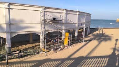 Comienzan por fin las obras de la Junta en el Balneario de la Caleta de Cádiz