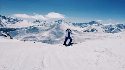 Cómo planear unas vacaciones de esquí perfectas en los Alpes franceses