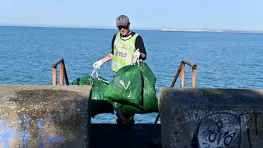 Nueva movilización para limpiar la Punta de San Felipe en Cádiz