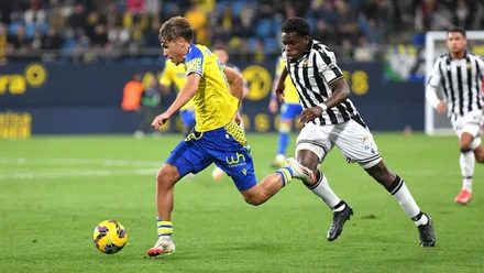 El Cádiz CF alarga su racha, pero deja dudas