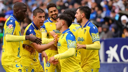 El Cádiz CF recupera en Málaga su nivel competitivo. Y su pegada