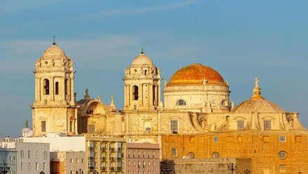 Por qué Cádiz se transformó en el paraíso del entretenimiento para los extranjeros