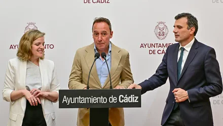 El primer teniente de alcalde de Cádiz José Manuel Cossi en rueda de prensa