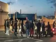 La protesta por los impagos de la empresa limpieza industrial en Navantia provoca retenciones de tráfico en Cádiz