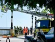 Espectacular rescate de un hombre que se cayó por la muralla en la Alameda