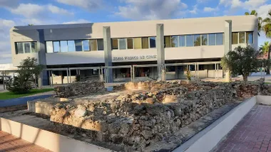 La reunión convocada por la Zona Franca para cerrar el convenio de cesión de los terrenos del futuro hospital de Cádiz se celebrará en su sede, edificio institucional que preside el alcalde Bruno García.