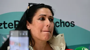 Más de un mes después de su desalojo, Tamara Manzano sigue sin solución y en el albergue con sus hijas