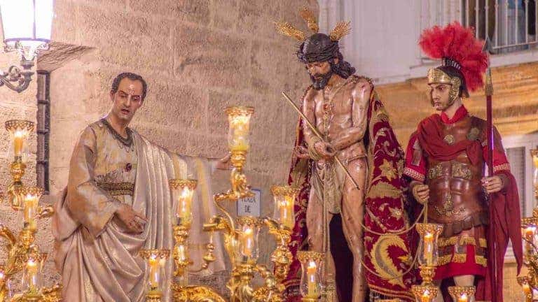 Jesús Caído, Columna y Ecce-Homo salvan un Martes Santo incompleto en Cádiz