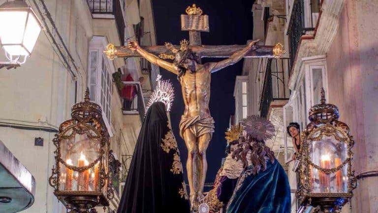 Jesús Caído, Columna y Ecce-Homo salvan un Martes Santo incompleto en Cádiz