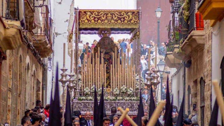 Jesús Caído, Columna y Ecce-Homo salvan un Martes Santo incompleto en Cádiz