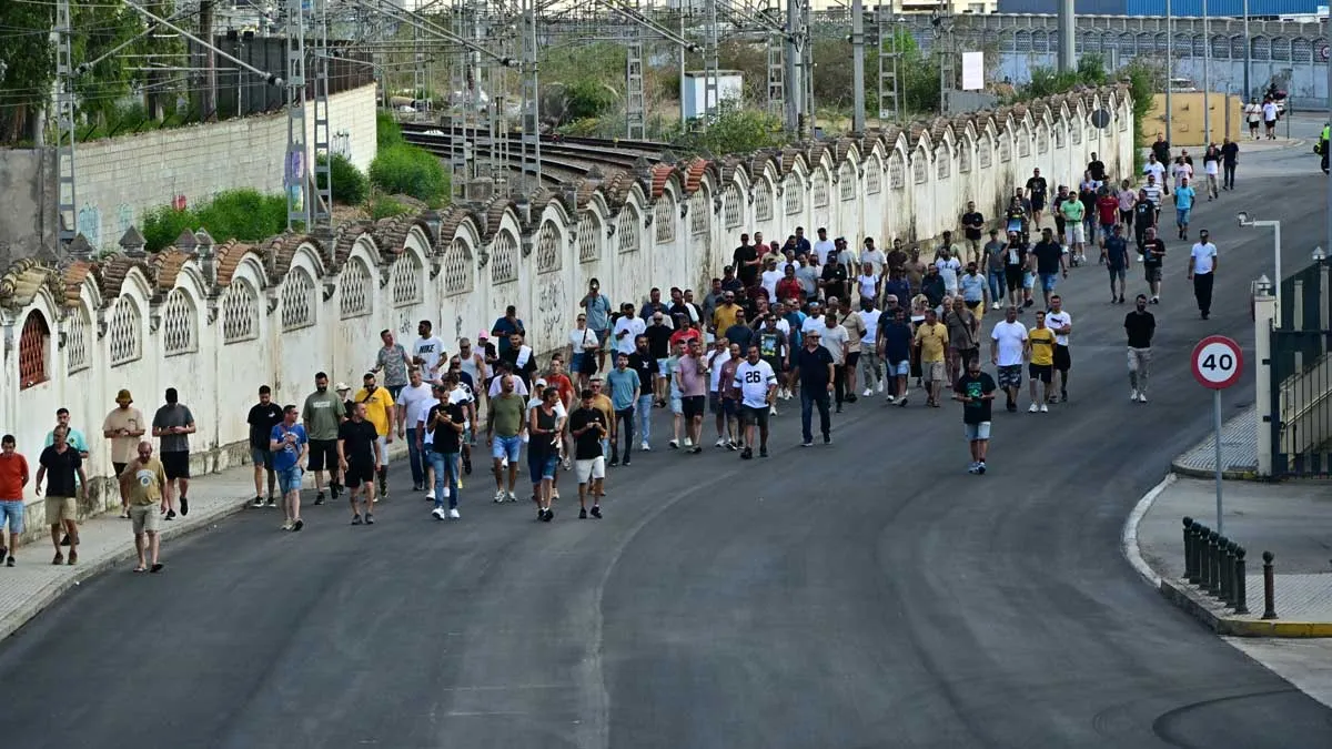 Manifestantes de la huelga del metal en Cádiz por la Carretera Industrial de Cádiz