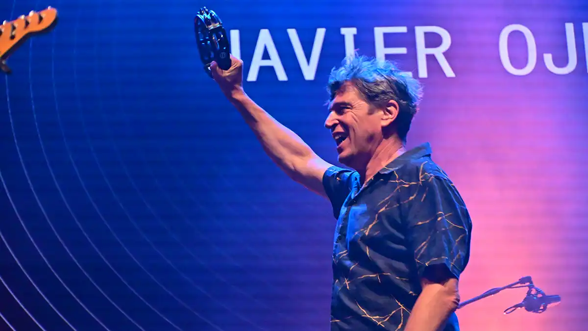 Javier Ojeda, enérgico y cercano, desató el primer gran momento de la noche.