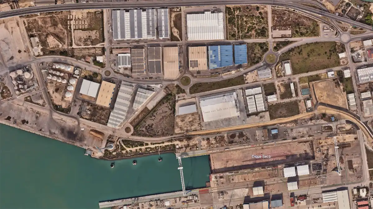 Ubicación del muelle y el polígono industrial de La Cabezuela.