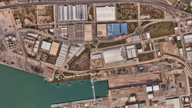 Ubicación del muelle y el polígono industrial de La Cabezuela.
