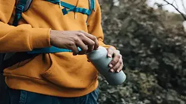 ¿Por qué el acero inoxidable es la mejor opción para las botellas térmicas personalizadas?