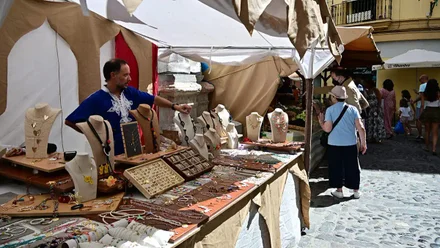 Último día del Mercado Andalusí en Cádiz: el zoco medieval más breve cierra hoy en la Catedral y el Pópulo