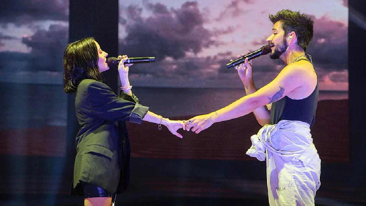 Camilo y Evaluna en el escenario del Concert Music Festival de Chiclana en 2021, una visita que el artista recuerda como el inicio simbólico de su vida familiar.