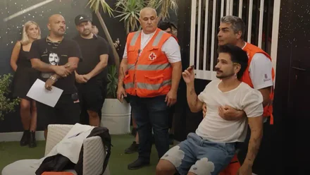 Un atragantamiento en un hotel de Chiclana marcó la gira española de Camilo: su productor Nico reaccionó y logró salvar una vida. El episodio motivó al cantante, Evaluna y toda la banda a recibir formación en RCP y maniobras de atragantamiento gracias a Cruz Roja.