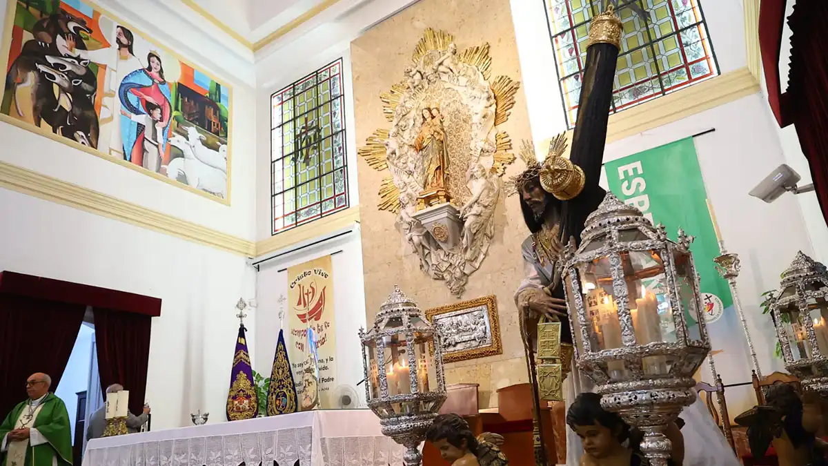El Nazareno fue acogido en el Santuario de María Auxiliadora en la mañana del domingo, donde permaneció hasta la tarde.