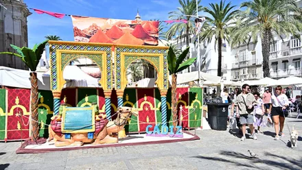 Imagen de la portada del Mercado Andalusí en la Plaza de la Catedral.