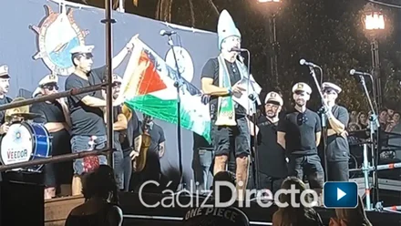 Los Golfos, Caleta, Los Cubatas y Los Forjaores: así fue el pregón más reivindicativo de Vera Luque en el Entierro de la Caballa de Cadiz