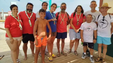 Posando algunos de los integrantes de Agaden Ecologistas en Acción y el Grupo Scout Eryteeia de San Fernando.