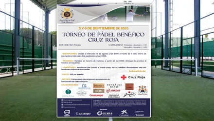 Cartel y tras el mismo las pistas de pádel de Vista Hermosa.