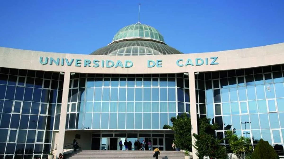 Fachada de la Universidad de Cádiz.