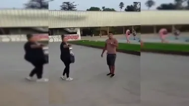 Un momento del vídeo viral en el que María Bonilla y su pareja responden con insultos y amenazas en medio de una discusión