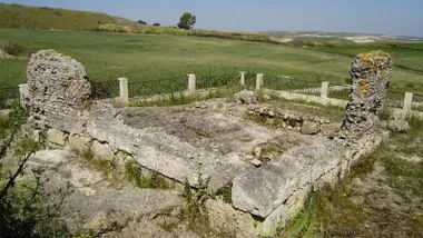 Construcción pétrea en Espera, yacimiento de Carissa Aurelia.