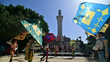 Imagen de una de las actuaciones de ayer sábado en la Plaza de España. Foto: Eulogio García.