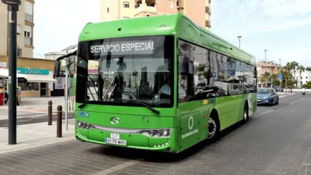 Autobús verde de Rota.