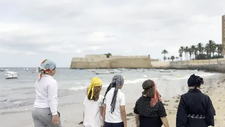 Imagen de un fotograma del documental creado por estudiantes del CEIP Josefina Pascual en Cádiz, dentro del programa EducaConArte, proyectado en el Festival Alcances 2025.