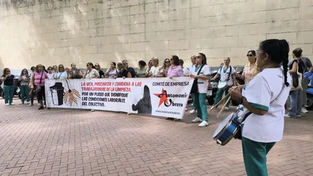 Imagen de una de las movilizaciones de las trabajadoras de limpieza de la Universidad de Cádiz.