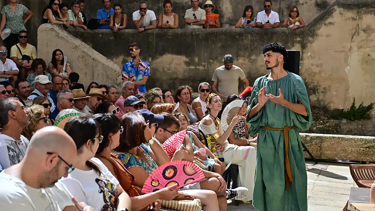 Recreación de cómo se practicaba la medicina en el entorno natural de Gades Foto: Eulogio Garcia