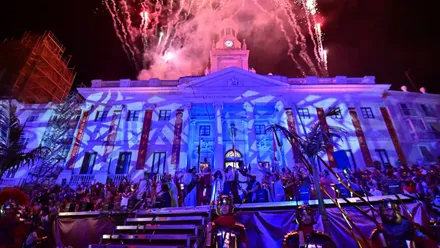 Momento final del espectáculo inaugura de 'Cádiz Romana' que resultó desilusionante. Foto: Eulogio García