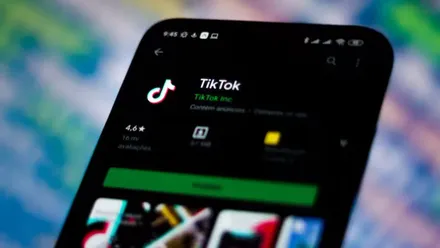 Teléfono móvil con Tiktok.