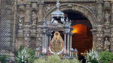 Virgen de los Milagros saliendo a las calles de El Puerto.