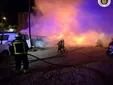 Cinco coches calcinados y más de una decena dañados en San Juan Bosco, San Fernando