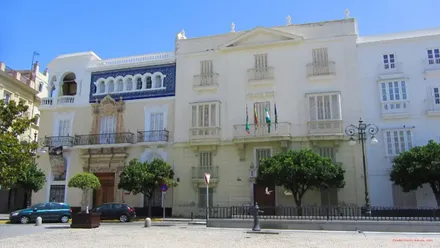 Centro de la UNED en la Plaza de San Antonio.