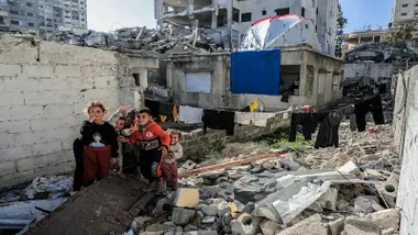 Niños palestinos en medio del genocidio