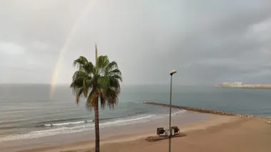 Arcoiris en la Playa de Santa Maria del Mar esta mañana de lunes 27 de octubre.