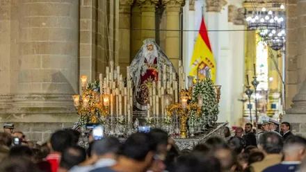 Virgen de la Esperanza sin palio en San Fernando.