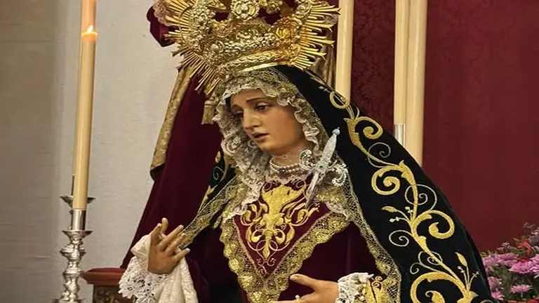 Virgen de la Esperanza, titular de la hermandad con sede en la iglesia castrense de San Francisco.